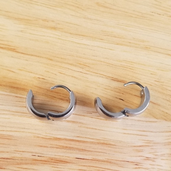 𝅺EARRINGS - Picture 3 of 4